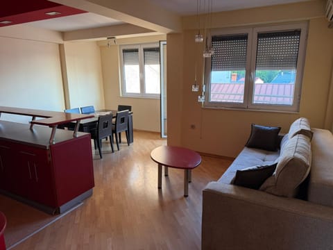 Living room, Photo of the whole room, Seating area, Dining area