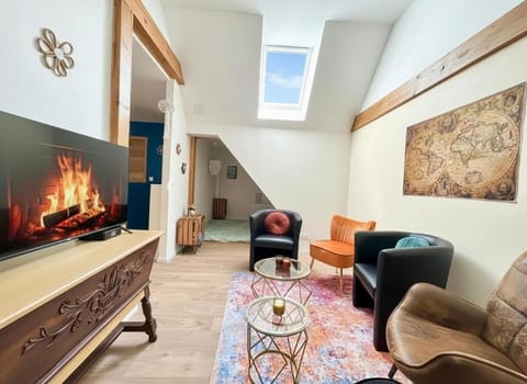 TV and multimedia, Living room, Seating area