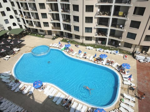 Property building, Patio, Pool view, Area and facilities, Swimming pool, Swimming pool