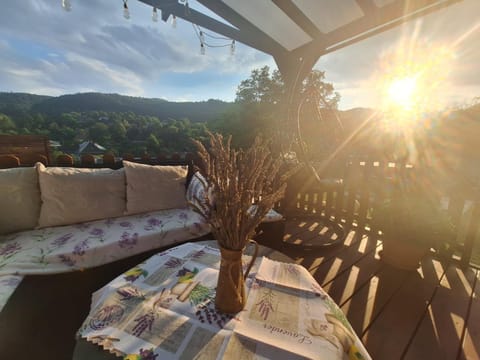 Natural landscape, Balcony/Terrace, Seating area, Mountain view