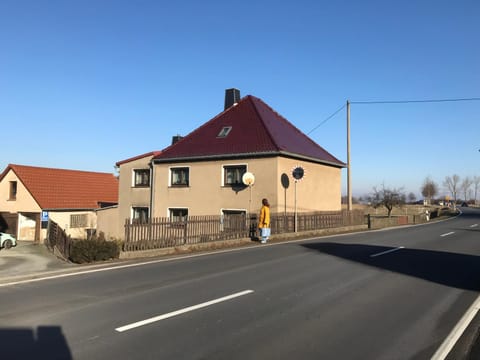 Property building, Day, Neighbourhood, Street view, Location