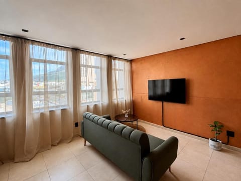 TV and multimedia, Living room, Evening entertainment