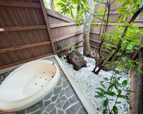Garden, Open Air Bath