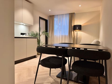 Dining area, Food