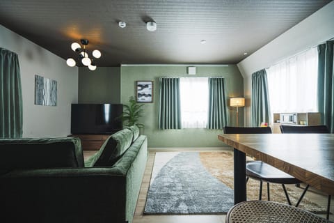 Children play ground, TV and multimedia, Living room, Photo of the whole room, Dining area, air conditioner