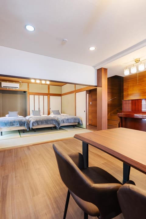 Bed, Living room, Bedroom