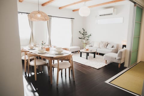 Living room, Dining area