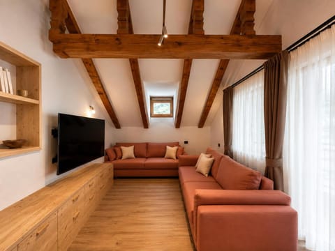 Communal lounge/ TV room, TV and multimedia, Living room, Evening entertainment