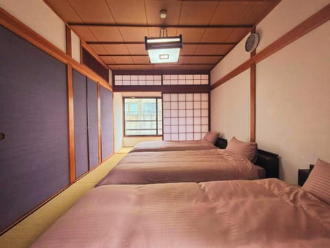 Bed, Bedroom, air conditioner