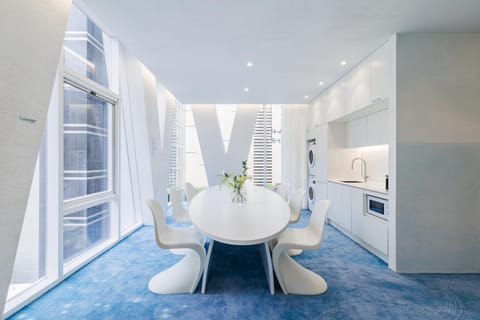 Coffee/tea facilities, Lounge or bar, Seating area, Dining area, microwave, washing machine, dryer