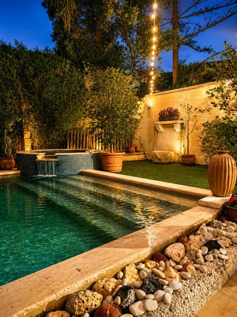 Night, Hot Tub, Garden view, Pool view, Swimming pool, Swimming pool