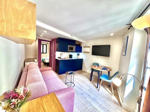 Communal lounge/ TV room, Living room