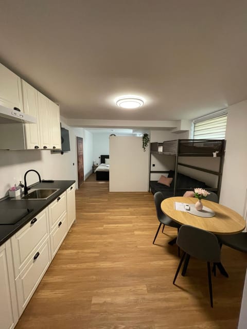 Kitchen or kitchenette, Dining area, bunk bed, stove