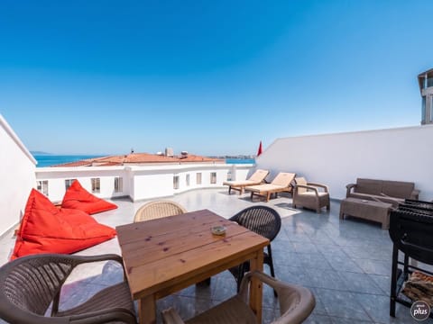 Patio, Day, Natural landscape, View (from property/room), Balcony/Terrace, Balcony/Terrace, Living room, Seating area, Dining area, Sea view