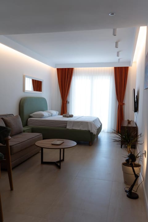 Bed, TV and multimedia, Photo of the whole room