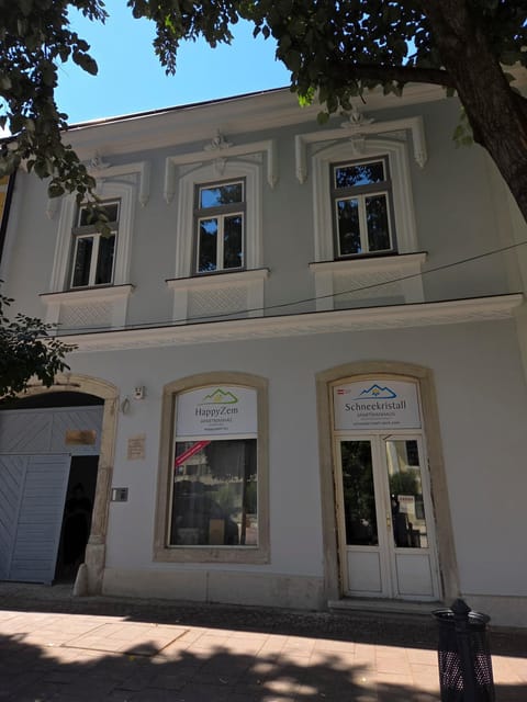 Property building, Facade/entrance