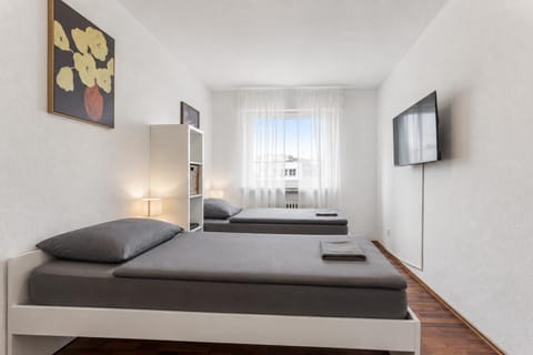 Bed, TV and multimedia, Photo of the whole room, Bedroom, heating, towels