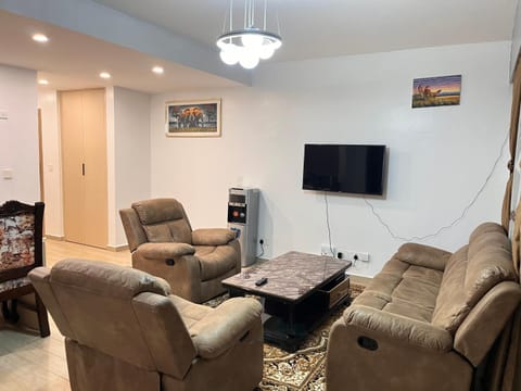 Communal lounge/ TV room, TV and multimedia, Living room, Seating area, Evening entertainment