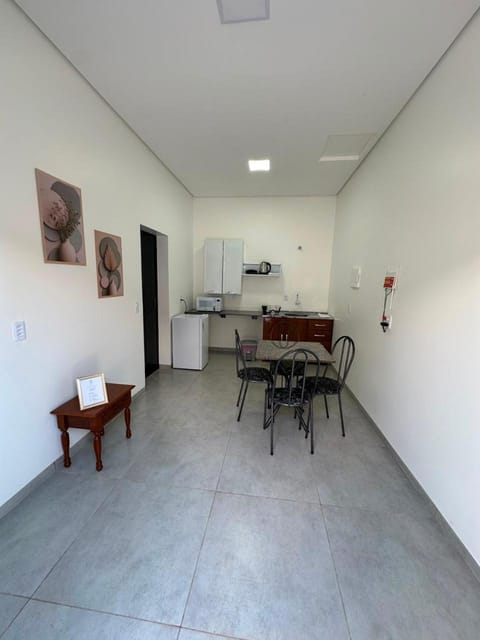 Kitchen or kitchenette, Dining area, minibar
