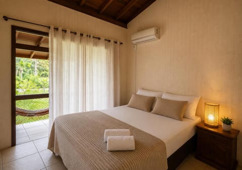 Bed, Bathroom, TV and multimedia, Balcony/Terrace, minibar, towels, air conditioner