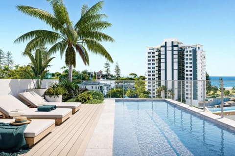 Swimming pool, sunbed