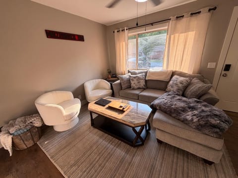 Living room, Photo of the whole room, Seating area