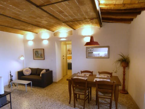 TV and multimedia, Dining area, kitchen, air conditioner