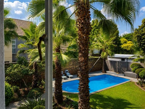 Day, Garden, Garden view, Pool view, Swimming pool, sunbed