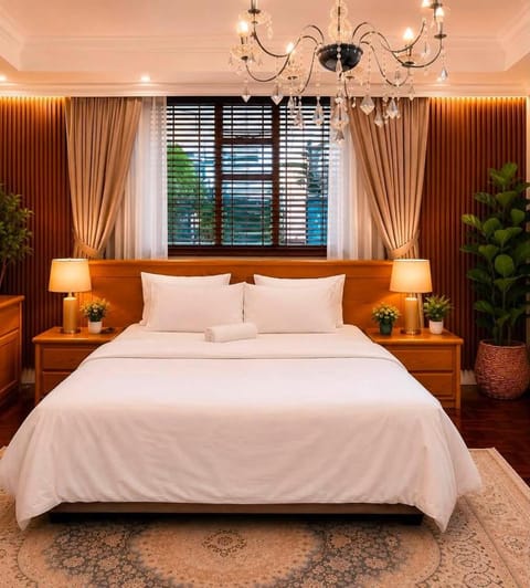 Bed, Living room, Photo of the whole room, Seating area, Bedroom