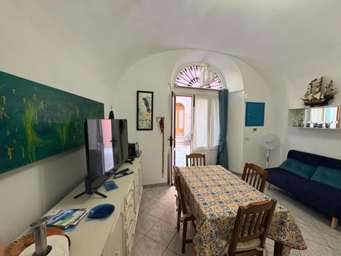 Communal lounge/ TV room, kitchen