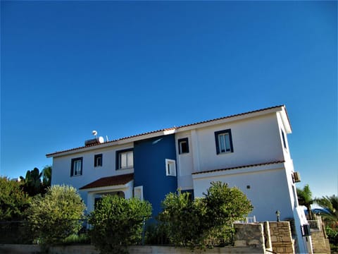 Villa Dioni House in Peyia