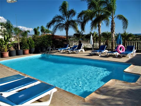 Villa Dioni House in Peyia