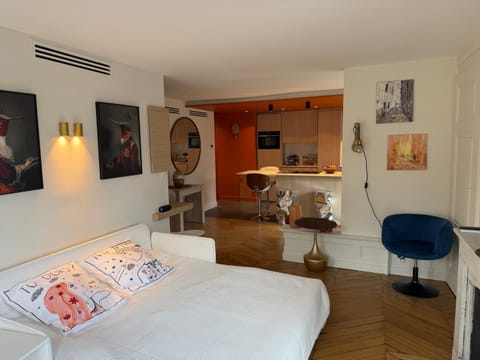 Kitchen or kitchenette, Living room, Photo of the whole room, Dining area, air conditioner