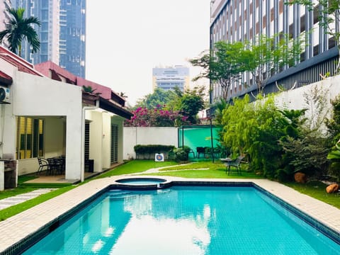 Property building, Day, City view, Swimming pool