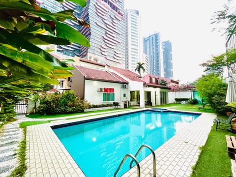 Property building, Day, Garden, Garden view, Pool view, Swimming pool