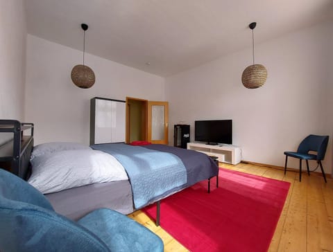 Shower, Bed, TV and multimedia, Living room, Photo of the whole room, Seating area, Bedroom, soundproof, wardrobe