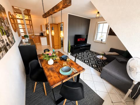 Living room, Dining area