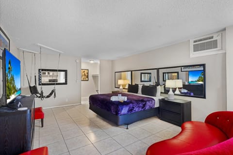 TV and multimedia, Seating area, air conditioner