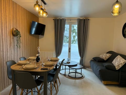 Living room, Dining area