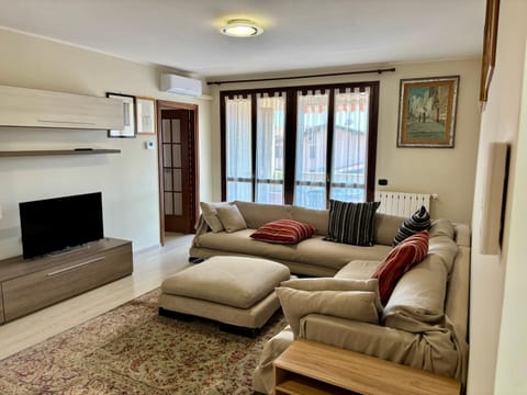 TV and multimedia, Living room, air conditioner