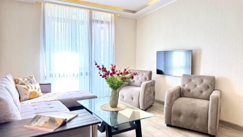 Communal lounge/ TV room, TV and multimedia, Living room, Seating area