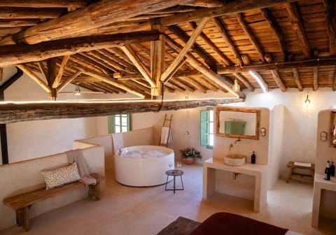 Hot Tub, Hot Tub