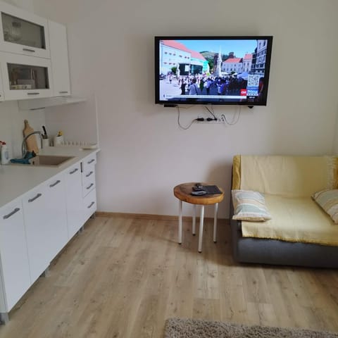 TV and multimedia, Kitchen or kitchenette