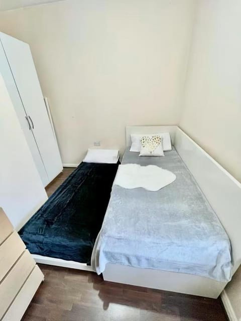 Bed, Bedroom, wardrobe