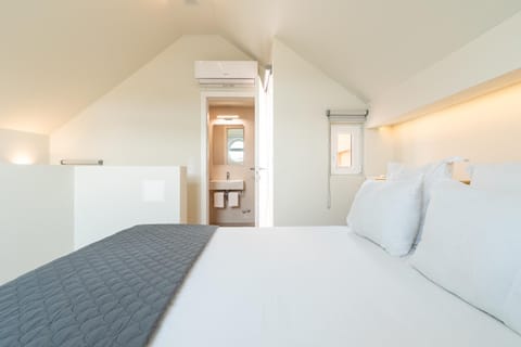 Bathroom, Photo of the whole room