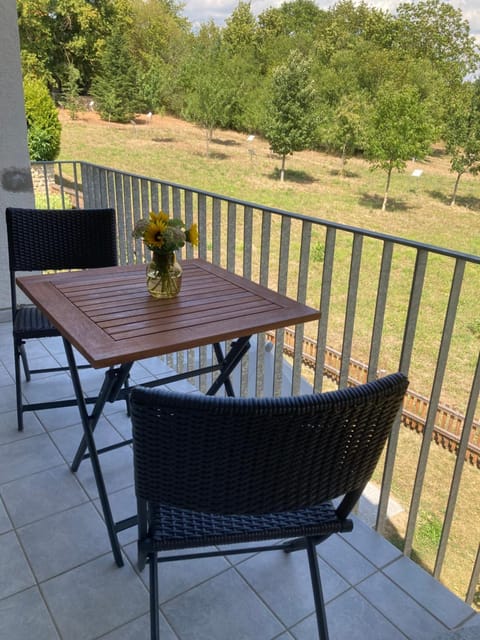 Garden, View (from property/room), Balcony/Terrace, Dining area, Garden view