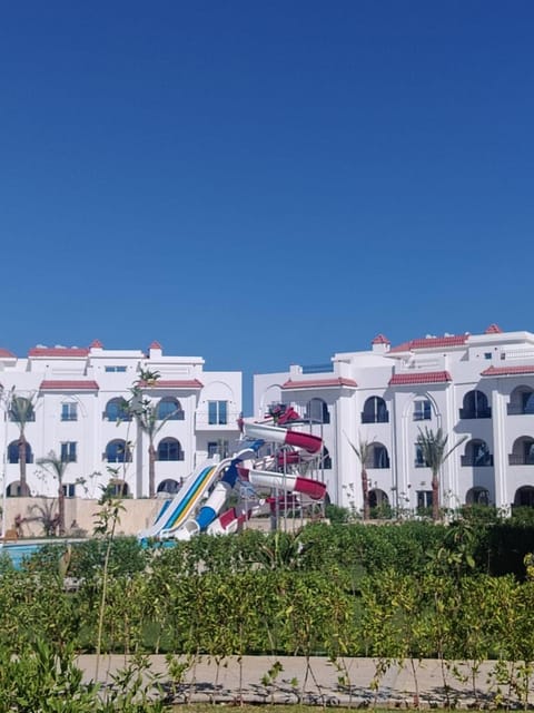 Garden, Swimming pool
