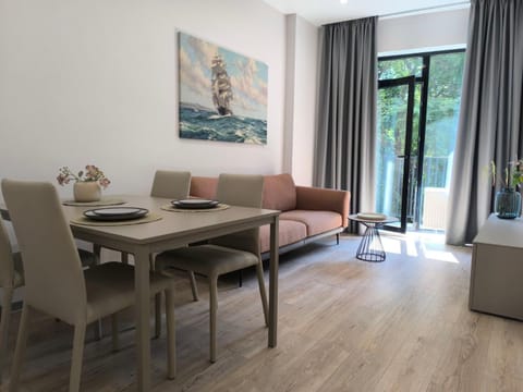 Living room, Seating area, Dining area
