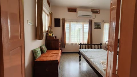Bed, Bedroom, internet