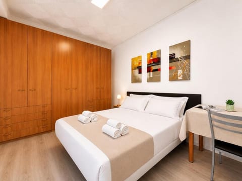 Bed, Photo of the whole room, Bedroom, towels, wardrobe